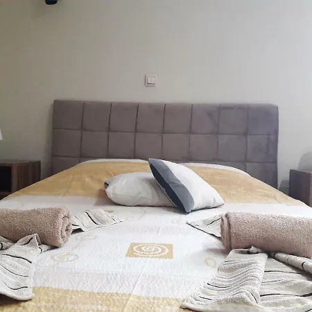 Bebinac Nocleg ze śniadaniem 4*